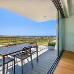 شقة Bayline - Beachfront Bliss & By Bedzy *