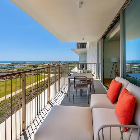 Bayline - Beachfront Bliss&spa By Bedzy