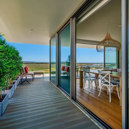 Bayline - Beachfront Bliss&spa By Bedzy