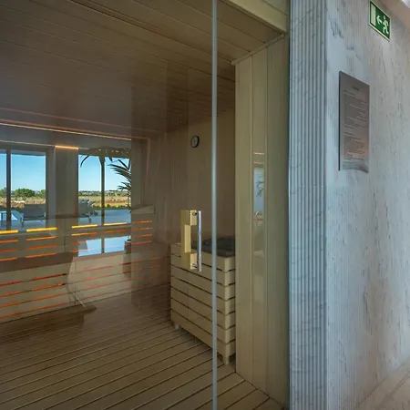 Apartment Bayline - Beachfront Bliss & By Bedzy