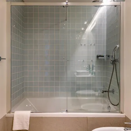 Apartmán Bayline - Beachfront Bliss & By Bedzy *
