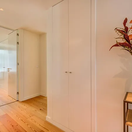 Apartment Bayline - Beachfront Bliss & By Bedzy Armacao de Pera