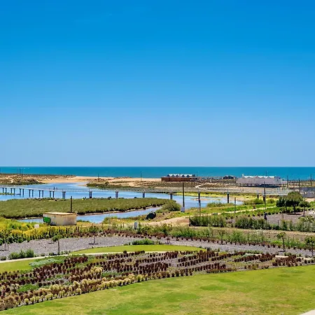 Bayline - Beachfront Bliss & By Bedzy