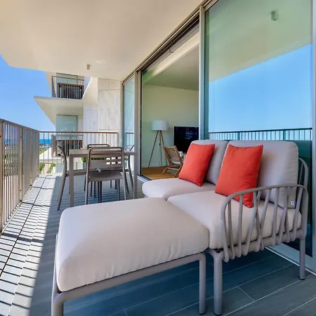 Apartamento Bayline - Beachfront Bliss & By Bedzy