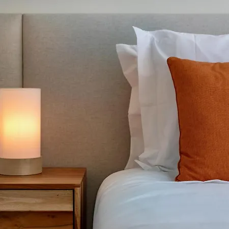 Apartamento Bayline - Beachfront Bliss & By Bedzy *